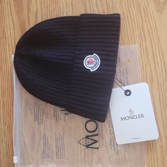 Moncler beanie - Picture 1 of 8